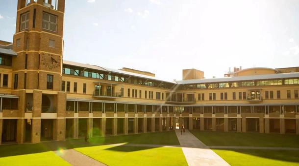 威尔士大学